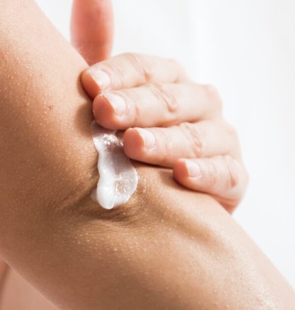 Best Remedies for Dry Elbows According to Dermatologists