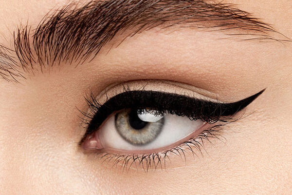 Your Guide to Create that Perfect Winged Eyeliner Look