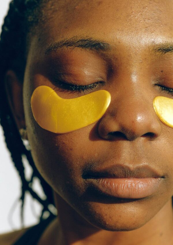 How to Reduce Bags Under Your Eyes: Causes, Treatments, and Effective Solutions