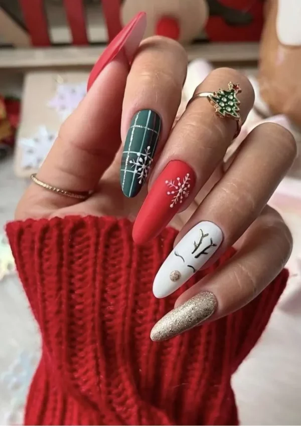 Embrace the Festive Spirit with Christmas Nail Designs 2023